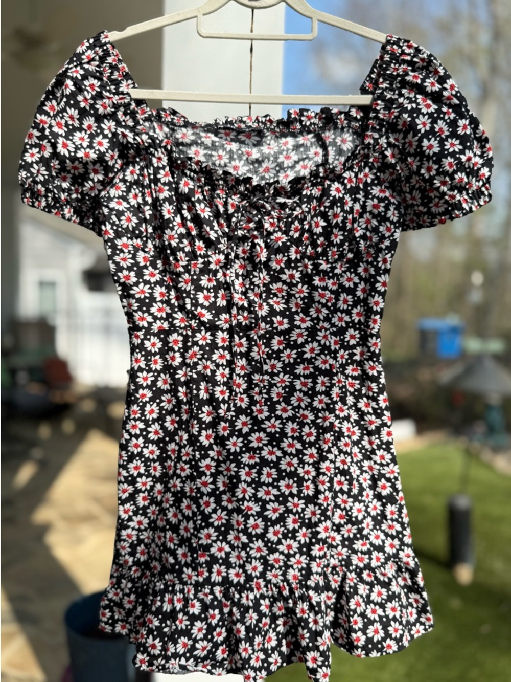 Zara Daisy Mini Dress Black White Red Phoebe Floral Print Puff Sleeve Size Small - Picture 2 of 12